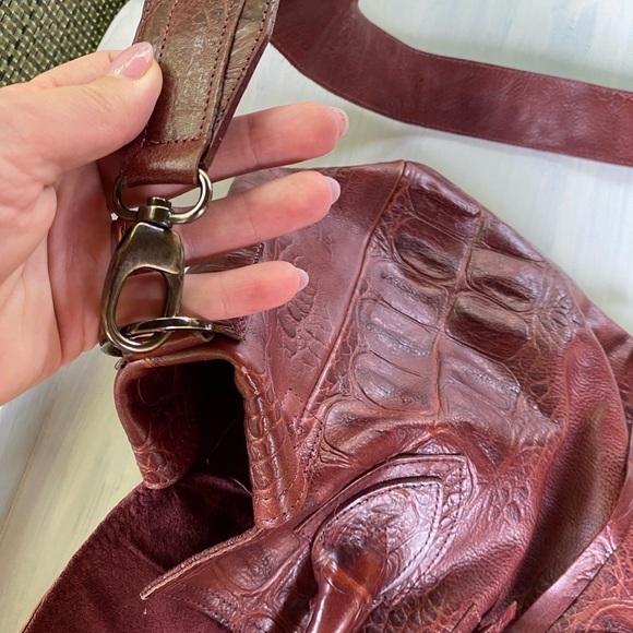 Large Let and Her Contemporary genuine leather bag with wide crossbody s… - Picture 10 of 16